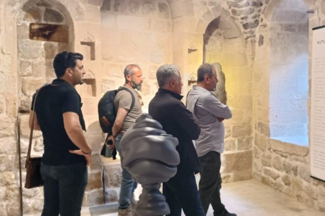 ‘'Kutsal İnsan ve Çıplak Hayat Sergisi'' Mardin'de sanatseverler ile buluştu