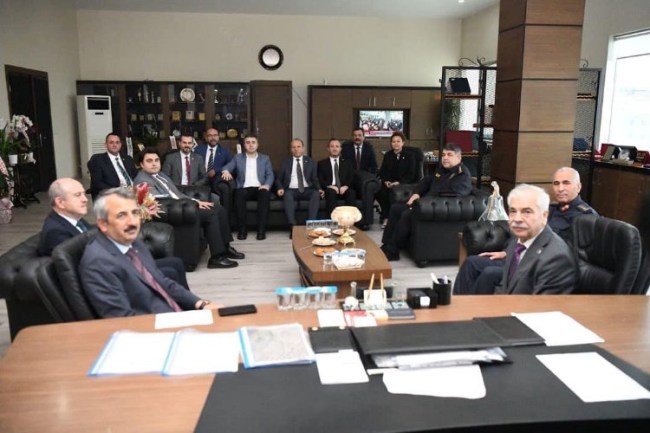 Vali Sezer'den Başkan Mehmet Özcan'a hayırlı olsun ziyareti