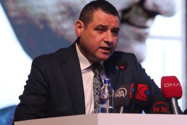 Nusret Acur'dan aracı kurşunlanan meclis üyesine geçmiş olsun mesajı