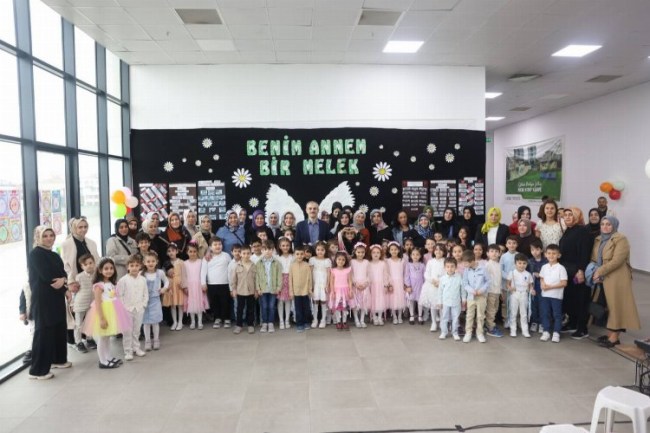 Çayırovalı miniklerden, Anneler Günü'ne özel program