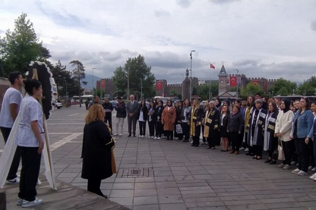 Hemşireler Ata'nın huzurunda