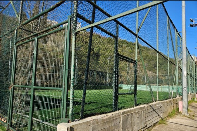 İzmit Turgut Mahallesi'ndeki sahanın üstü kapatılacak