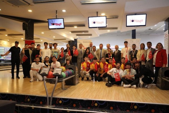 Gençler Bowling Turnuvası'nda 19 Mayıs coşkusunu yaşadı