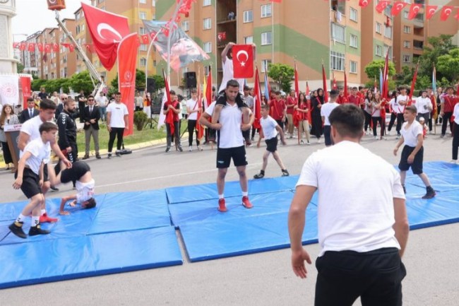 Çayırova'da 19 Mayıs coşkusu