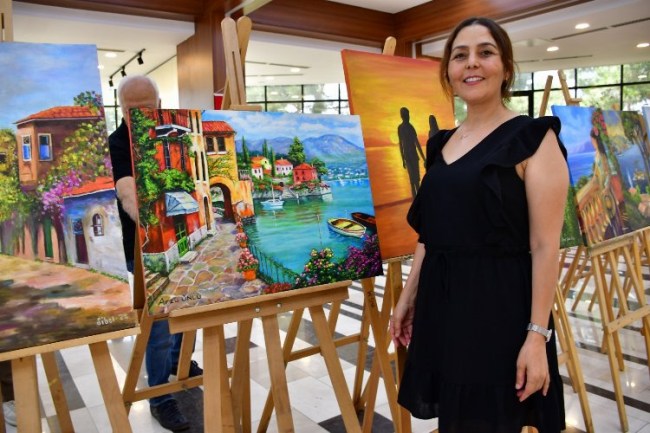 MASMEK'in yıl sonu sergisi ziyaretçilerden beğeni topladı