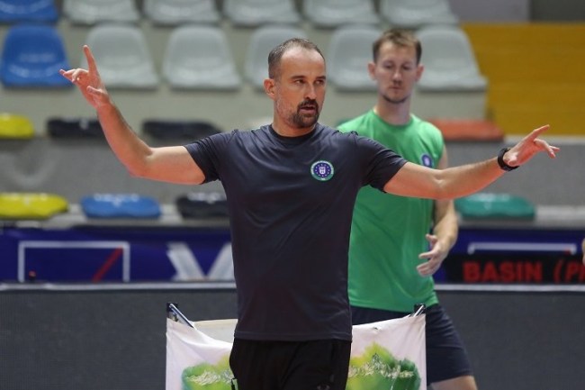 Bursa BBSK Başantrenör Cemal Bora Şensoy'la devam ediyor