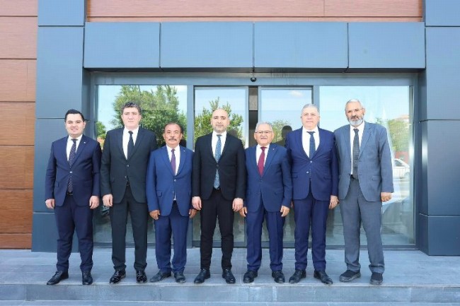 Başkan Büyükkılıç'tan iş dünyasına iade-i ziyaretler