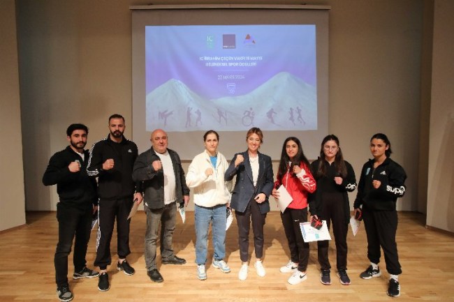 Ağrı İbrahim Çeçen Üniversitesi'nde Spor Ödülleri Töreni düzenlendi