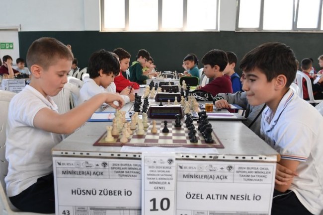 Bursa Osmangazi'de minik 'şah-mat'çılar ödüllendirildi