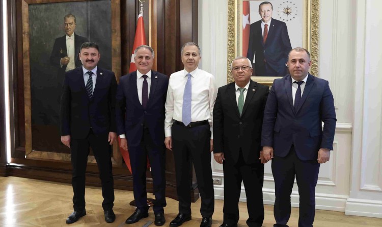 Milletvekili ve belediye başkanlarından Bakan Yerlikaya’ya ziyaret