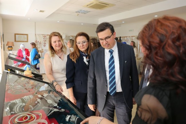 NİLSEM'li kadınların el emekleri göz doldurdu