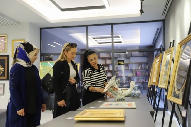 Başkan Büyükkılıç'a sanatseverlerden "Büyük Şehir Sanat Galerisi" teşekkürü