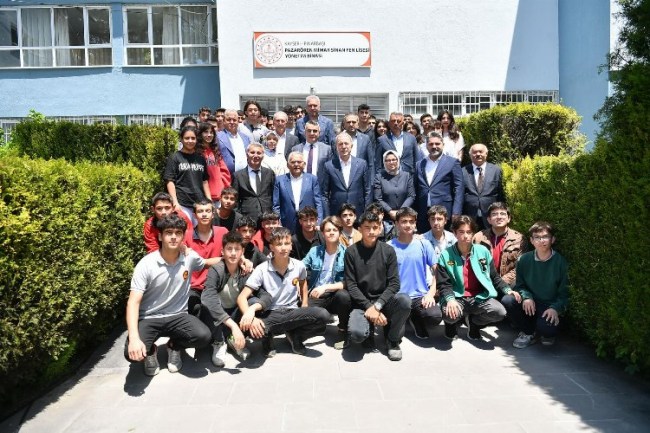 Başkan Büyükkılıç'a Pazarören Fen Lisesi'nden duygulandıran sürpriz