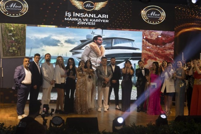 İş İnsanları Marka ve Kariyer Zirvesi Ödülleri sahiplerini buldu!
