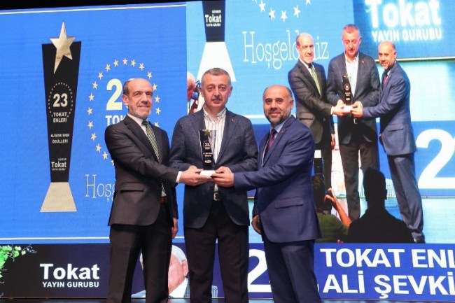 Tokatlılardan Başkan Büyükakın'a özel ödül