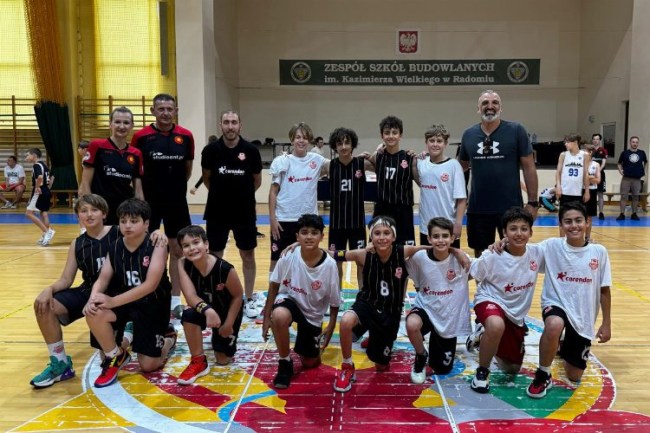 Muratpaşa sporcuları Polanya'da parkeye çıktı