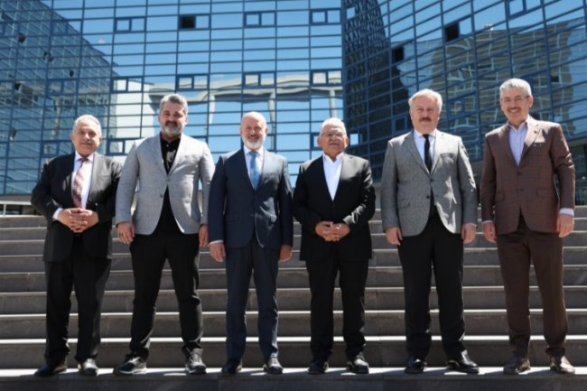 Başkan Çolakbayrakdar: "‘Birlikten Kuvvet Doğar' sözünün en güzel örneğini sergiliyoruz"