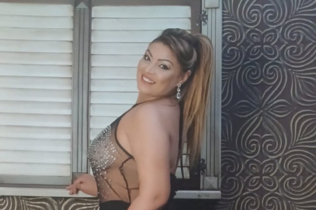 Yonca Karasaç'tan 2 yeni bomba şarkı!