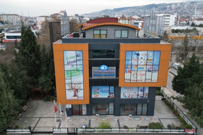 Çınar Akademi geleceğin ‘Yıldız'larını yarına hazırlıyor