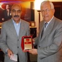 CHP'den Posbıyık'a Plaket