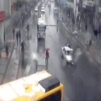 Kaza anı mobese kameralarına yansıdı