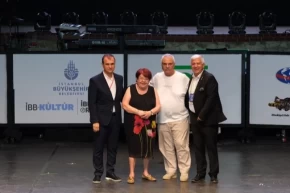 İki efsane isme Yaşam Boyu Başarı Ödülü