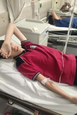 Öğrenciler tavuktan zehirlendi