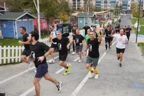 İstanbul Beylikdüzü nde yüzlerce kişi Ata ya saygıya koştu