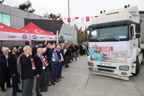 Gebzeden 10 tır Sudana uğurlandı