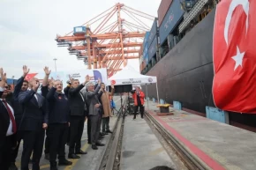 Sudana büyük insani destek... 30 bin çadırın ilk bölümü İyilik Gemisi ile yola çıktı