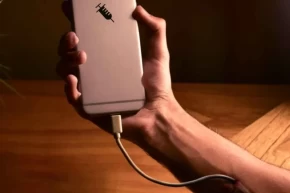 Telefonundan ayrı kalma korkusu ruh sağlığını etkiliyor