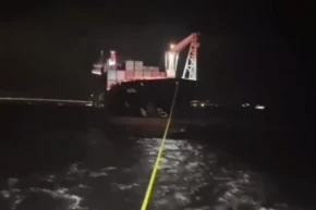 Çanakkale Boğazında arızalanan kargo gemisi kurtarıldı