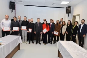 Artvinde tütün kullanımını bırakan 15 kişiye Vali Ergünden teşekkür