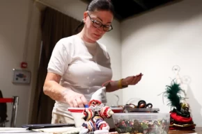 Antalyada atık kumaşlar yılbaşı neşesine dönüştü