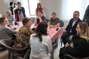 Başkan Martinden kadınlara destek ziyareti