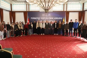 Başkan Altay, Konyanın ilçelerinden gelen gençlerle buluştu