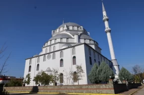 Kocaeli de Abdülhamit Han Camii nde estetik dokunuş