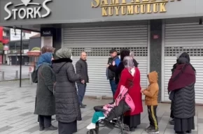 Düzcede kuyumcu vurgunu iddiası: Mağdurlar evin önünde toplandı