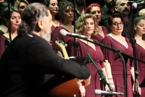 İstanbul Maltepede usta yorumcu Ruhi Su unutulmadı