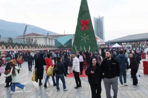 Bursa Osmangazi Meydanında Yeni Yıl Festivali coşkusu