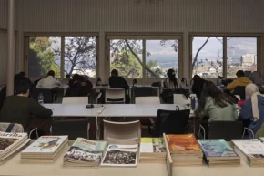 İzmirin kütüphanelerini kitap kurtları çok sevdi