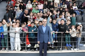 Kocaelide Başkan Çiftçi basketbolsever miniklerle buluştu