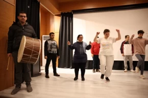 Kocaelide engelleri aşan adımlar sahneye taşınıyor