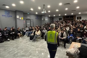 Kocaeli de TEKNOFEST öğrencilerine ilk yardım eğitimi