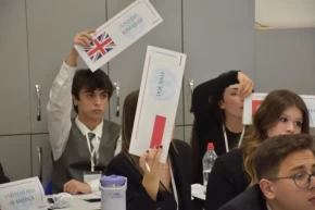 Bursada genç diplomatlar ÇEKMUNda uluslararası gündemleri tartıştı