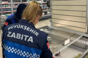 Kocaeli zabıtasından yılbaşı öncesi market denetimi