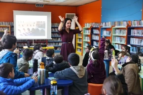 Antalyada çocuklar kitaplarla buluşuyor