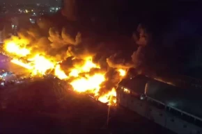 Esenyurtta nalbur deposunda yangın