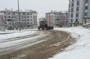 Malatya Doğanşehirde karla mücadele 24 saat sürüyor