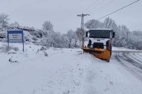 Bursa İnegöl Belediyesi karla mücadelede 24 saat sahada